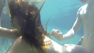 Hd - fantasi hd eksotisk Sara Luv suger og knuller under vann