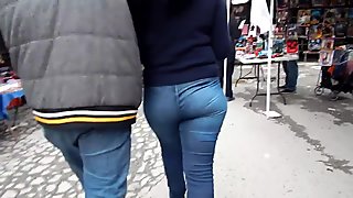 Culona en quần jeans nalgueable (q-lót)