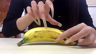 Настроение дълги нокти банан нов