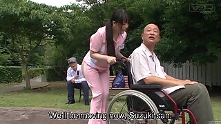 Subtitrări bizar japoneza îngrijitoare pe jumătate goală