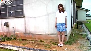 Frestande japansk tjej Shoko Hamada utför sin vackra kropp