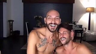 Orgie de sex latine live pe cruisingcams com